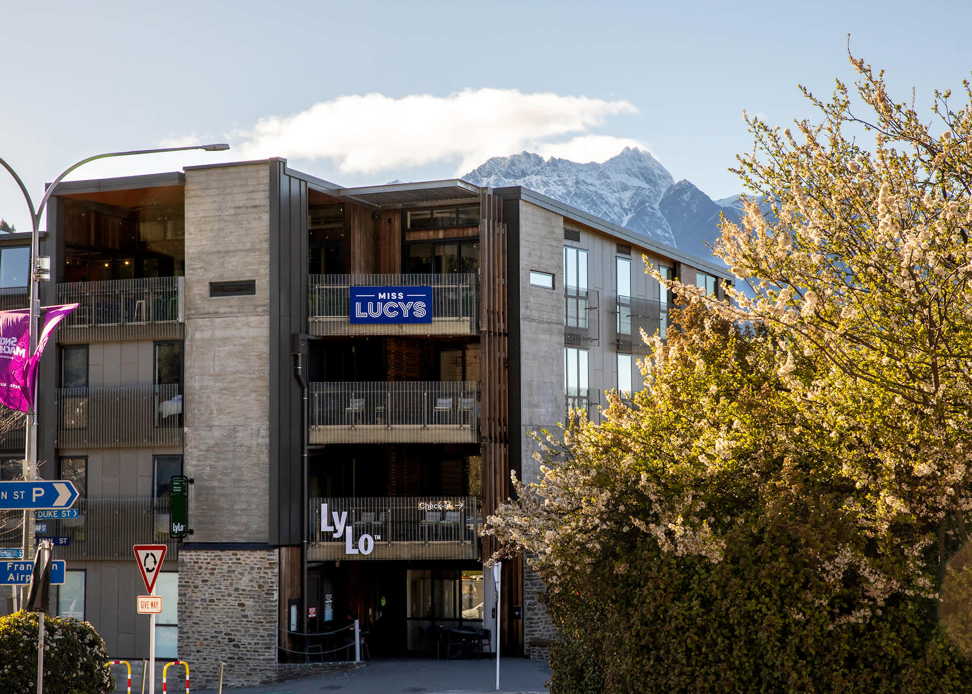 LyLo Queenstown, Queenstown 2024 Prices & Reviews Hostelworld