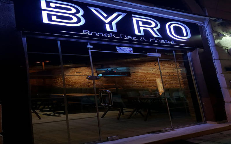 BYRO Snack Bar & Hostel