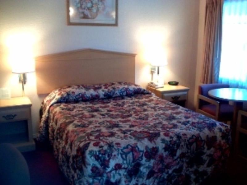 Tri Valley Inn & Suites