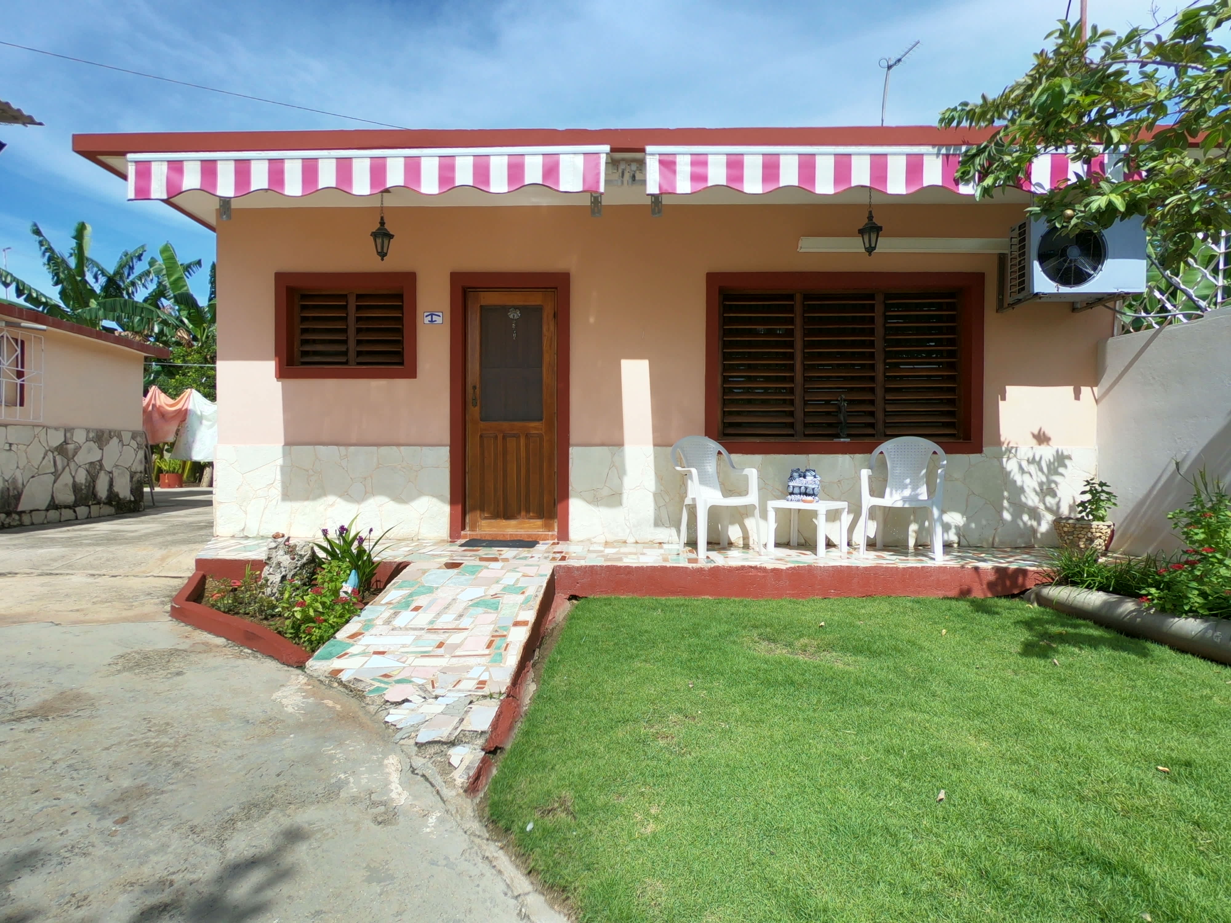 Ada House in Varadero, Cuba Book Budget Hotels with