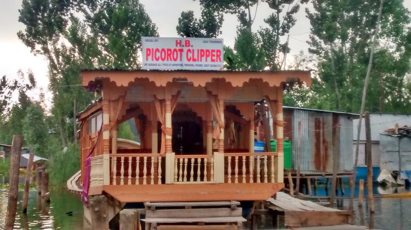 Houseboat Picorot Cliper