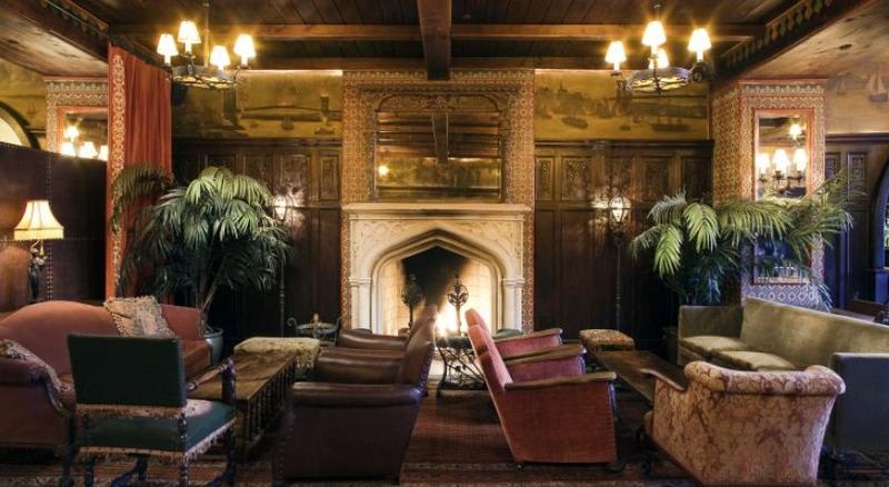 The Lodge B & B