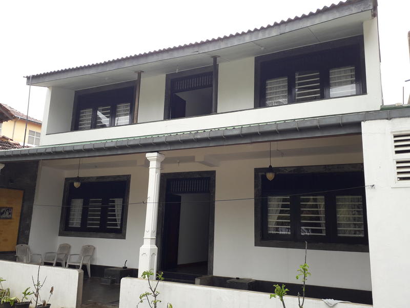 Whispering Palms - Tourist Rest & Hostel