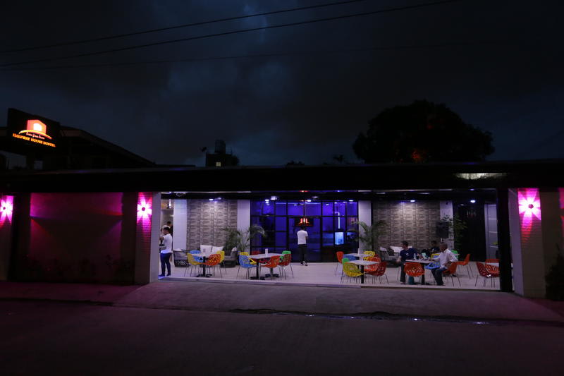 Halfway House Hostel - Mactan Cebu Airport