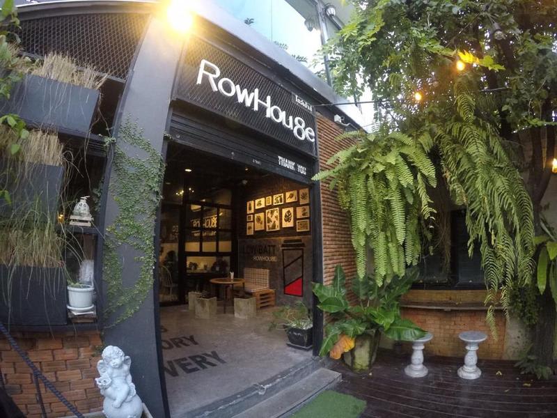 Rowhou8e Hostel