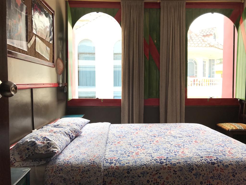 Flying Donkey Hostal