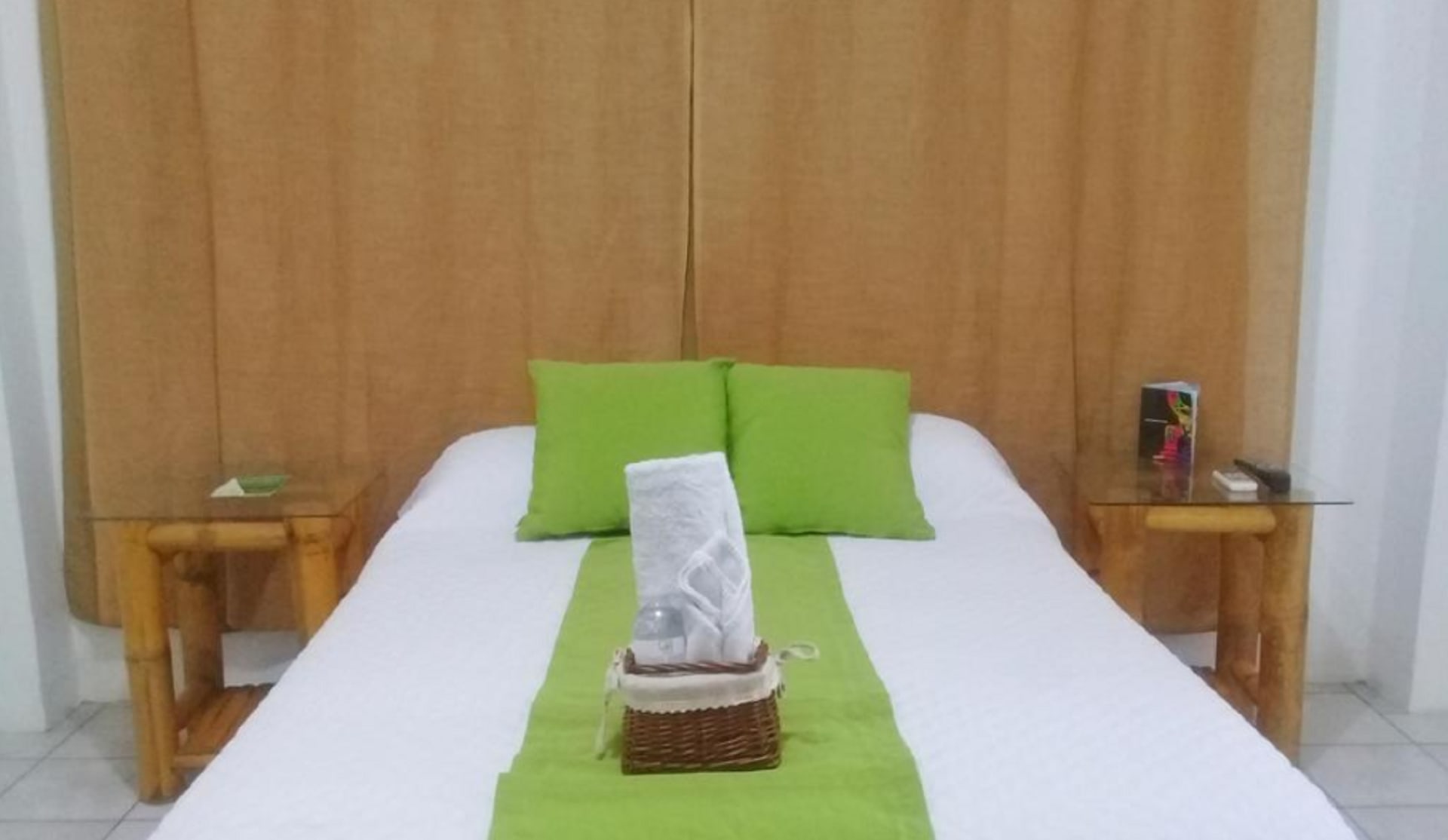 Hostal Costa Verde in Manta, Ecuador Book B&B's with