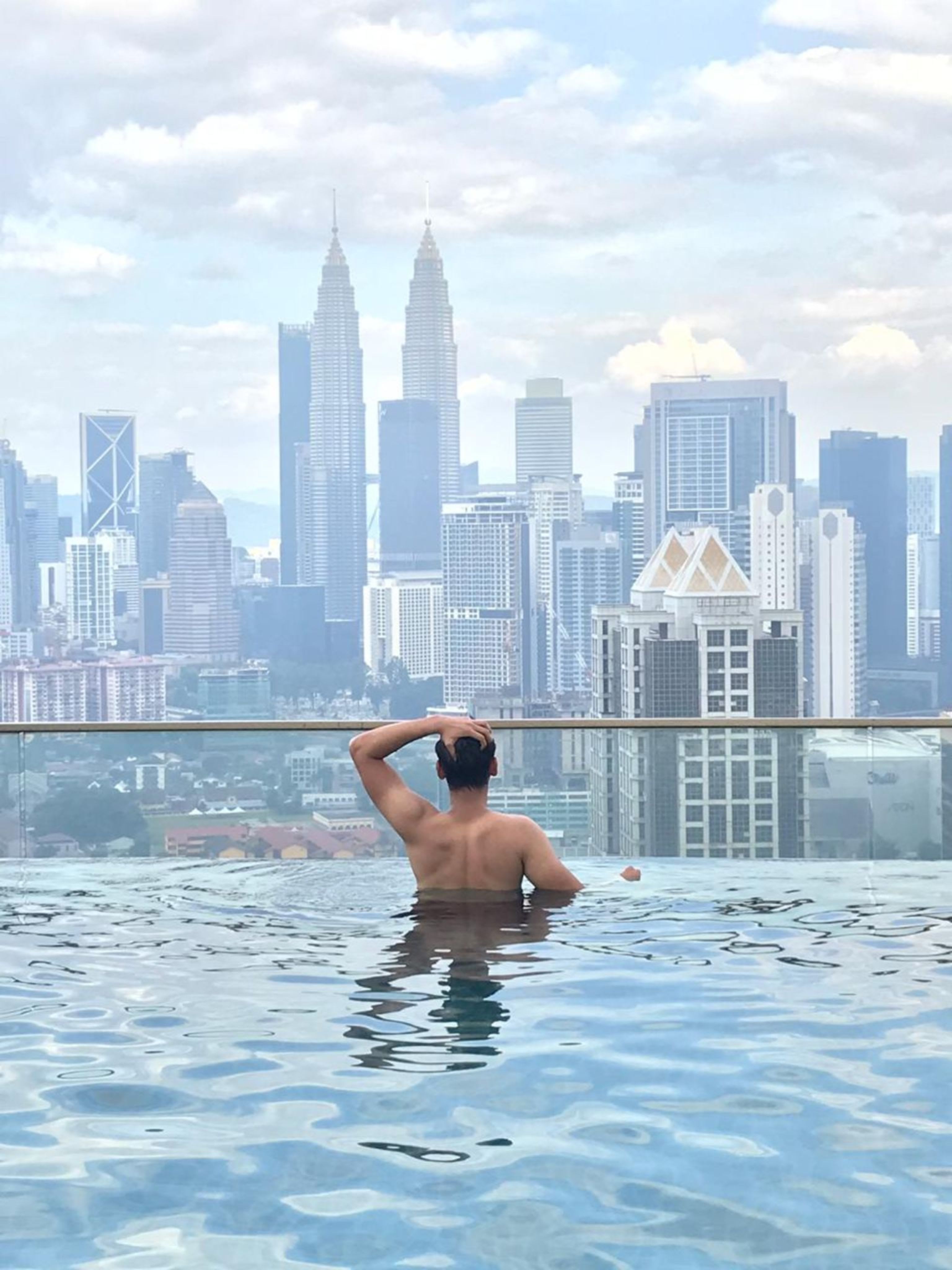 Kl Skyline Rooftop Infinity Sky Pool Kuala Lumpur 2021 Prices Reviews Hostelworld