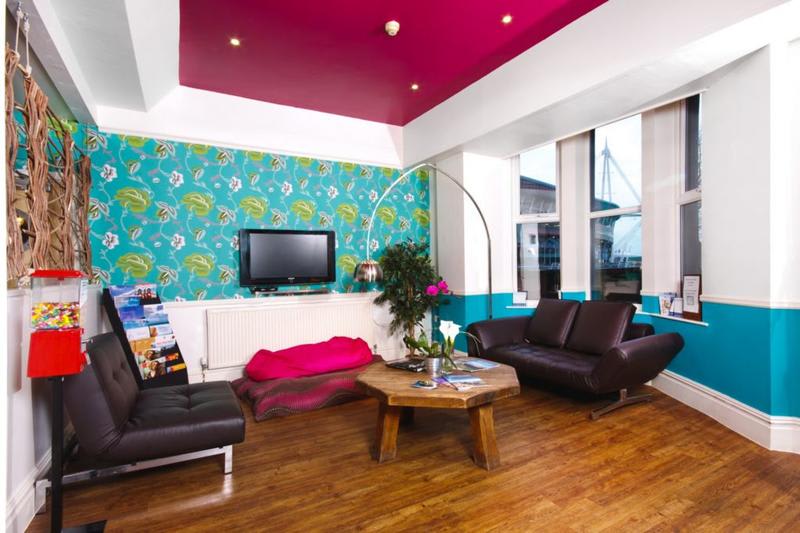NosDa Hostel & Bar