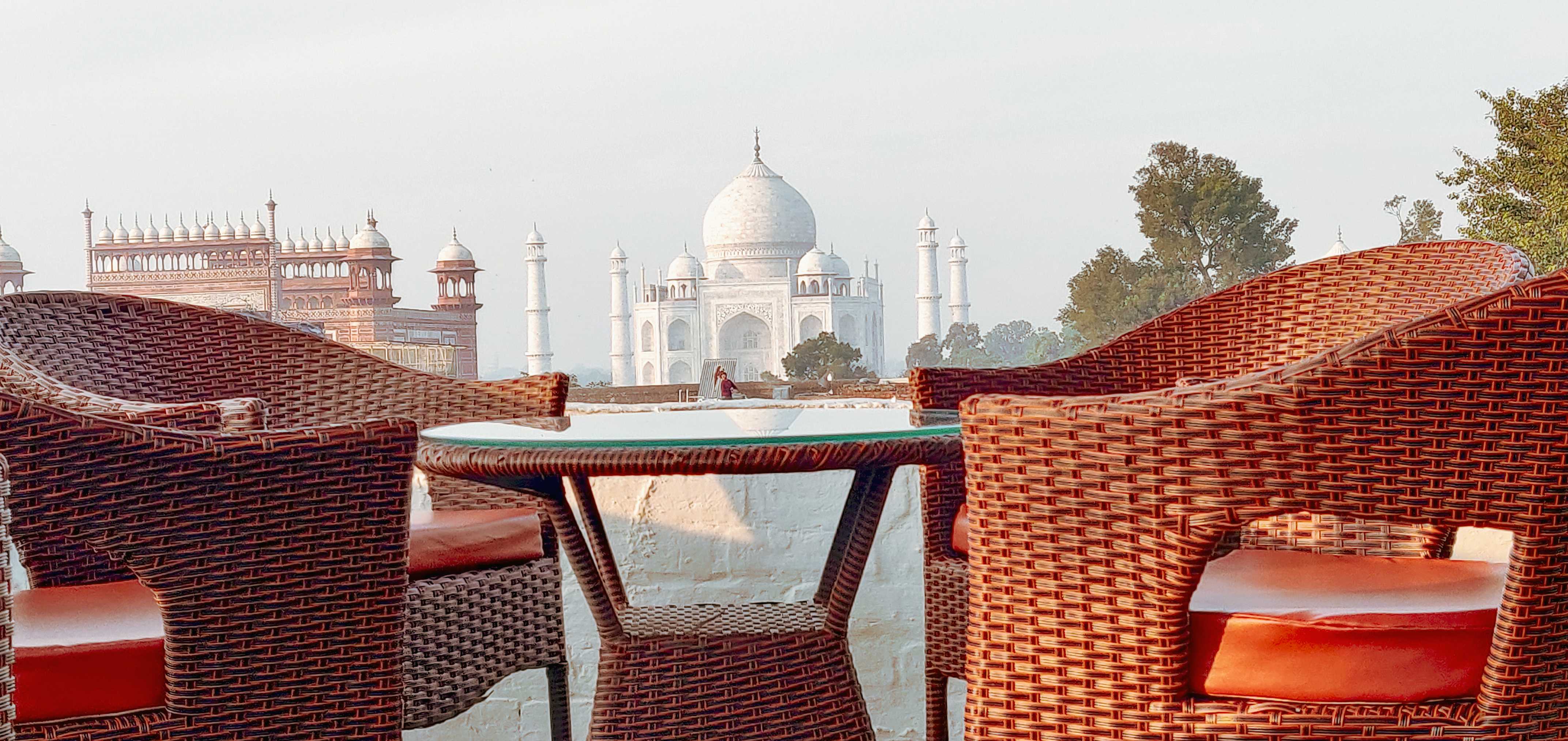 Taj Mahal Hostel &Resturant