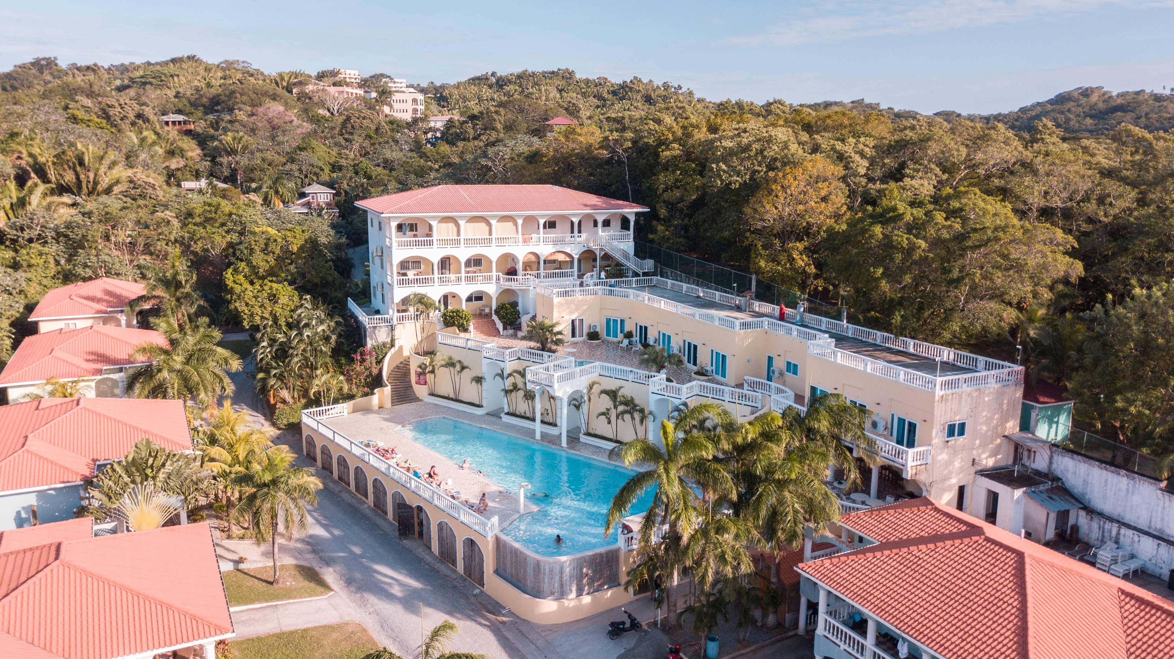 West End Dive Resort, Roatan - 2024 Prices & Reviews - Hostelworld