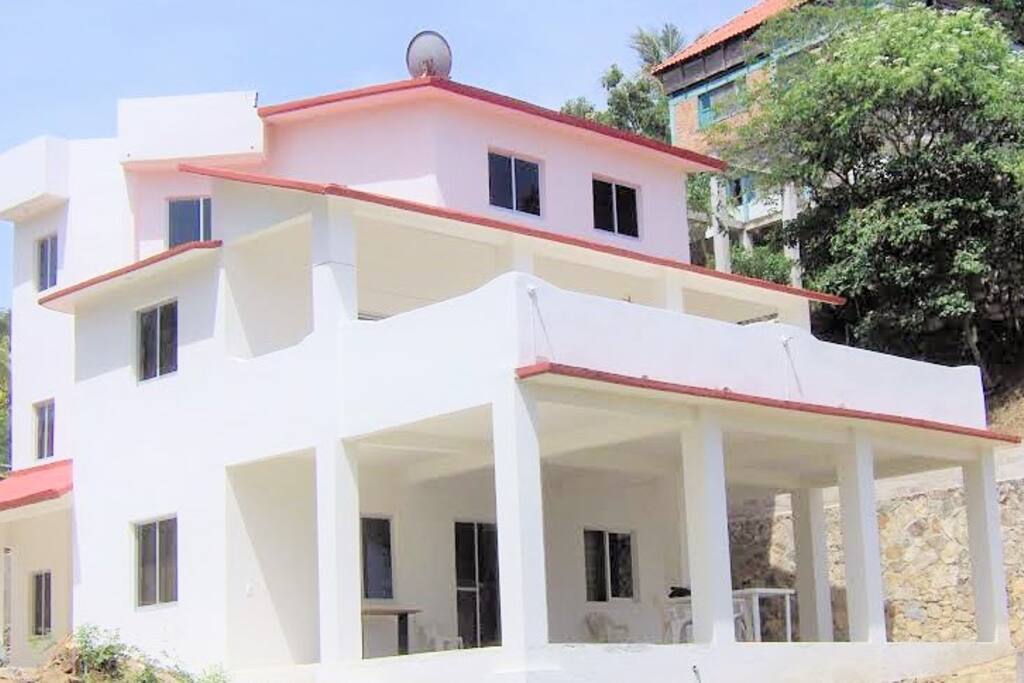 Hermosa Casa Blanca Zasa en Puerto Ángel in Puerto Angel, Mexico Find