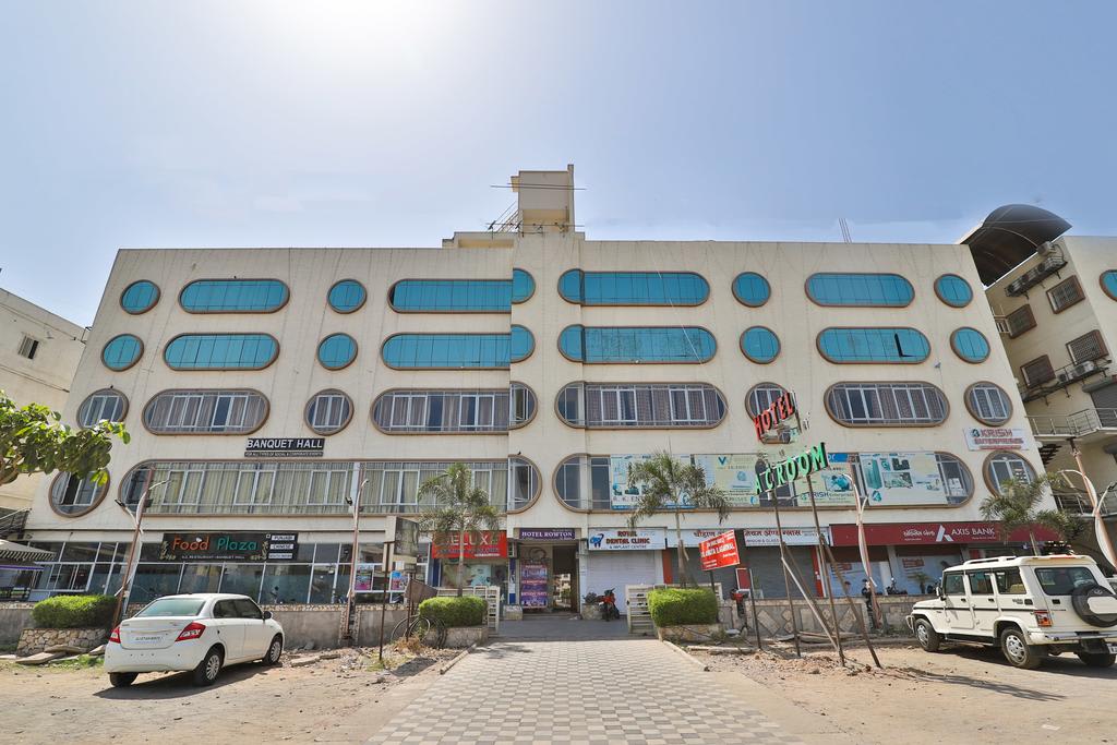 Hotel Rowton, Vadodara 2024 Prices & Reviews Hostelworld