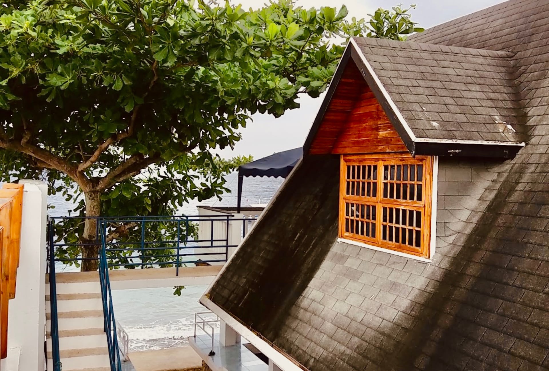 Moana Beach House Moalboal, Filipinas