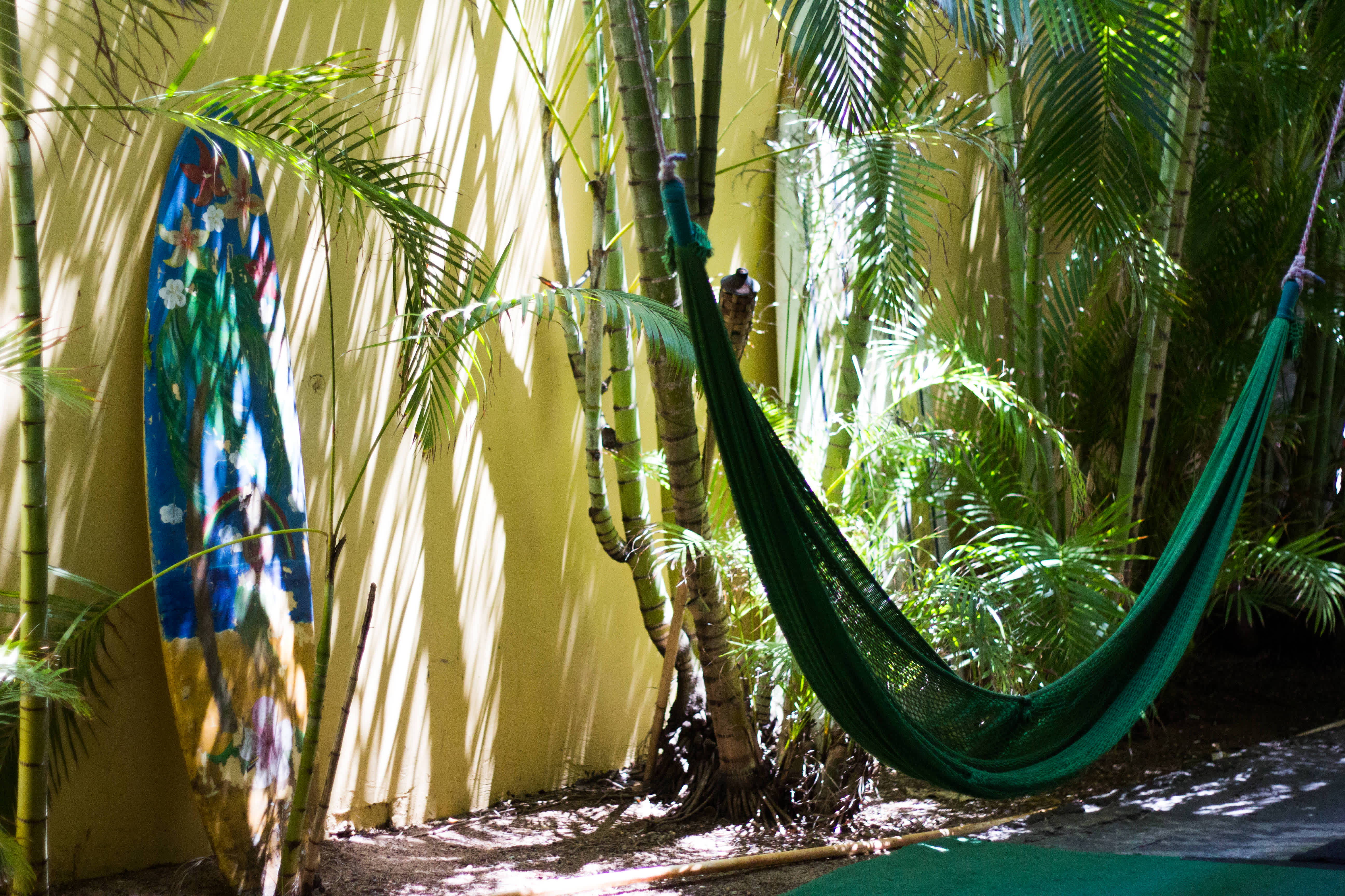 Polynesian Hostel Beach Club Waikiki