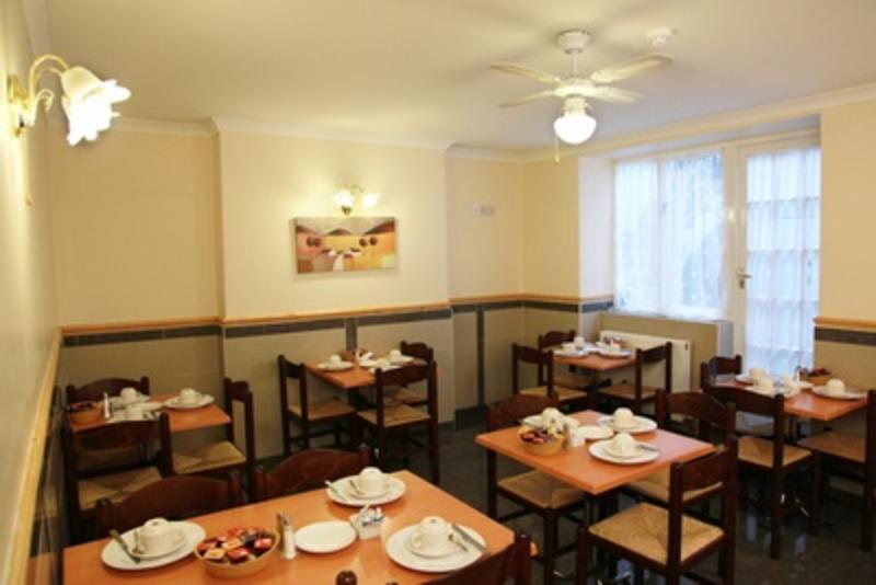 Elmwood Hotel