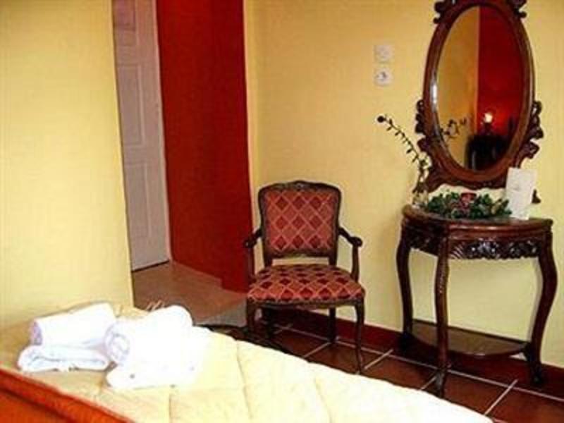 Atheaton Traditional Hotel