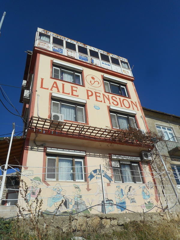 Lale Hostel & Guesthouse