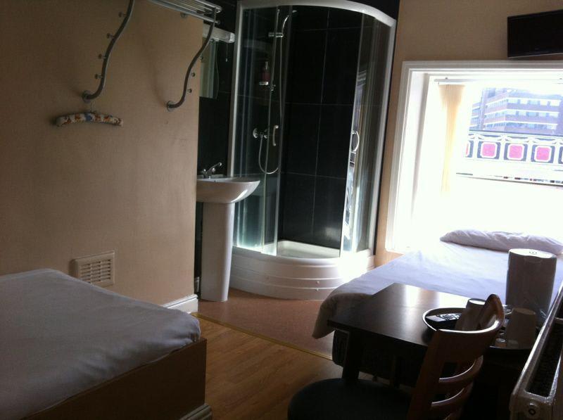 Salford Arms Hotel
