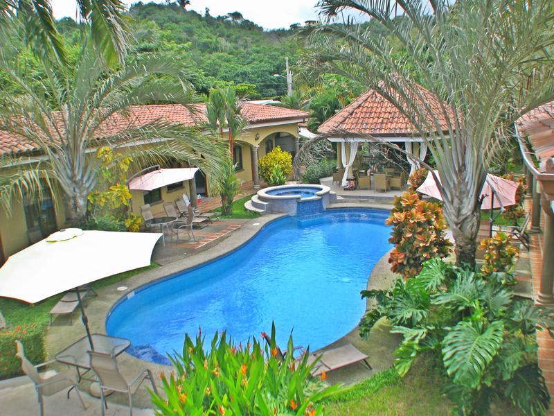 Las Brisas Hostal