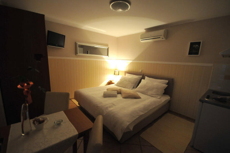 Rooms & Apartments Buble