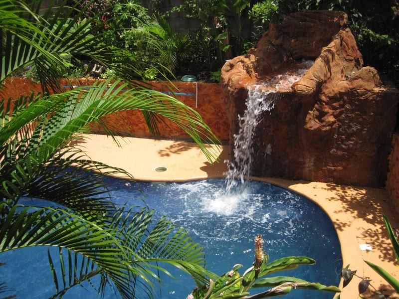 Roatan Backpackers