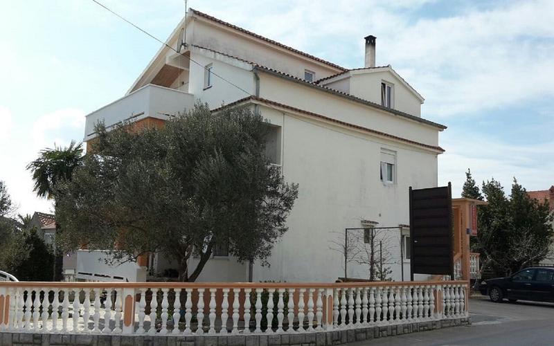 Apartments Mira