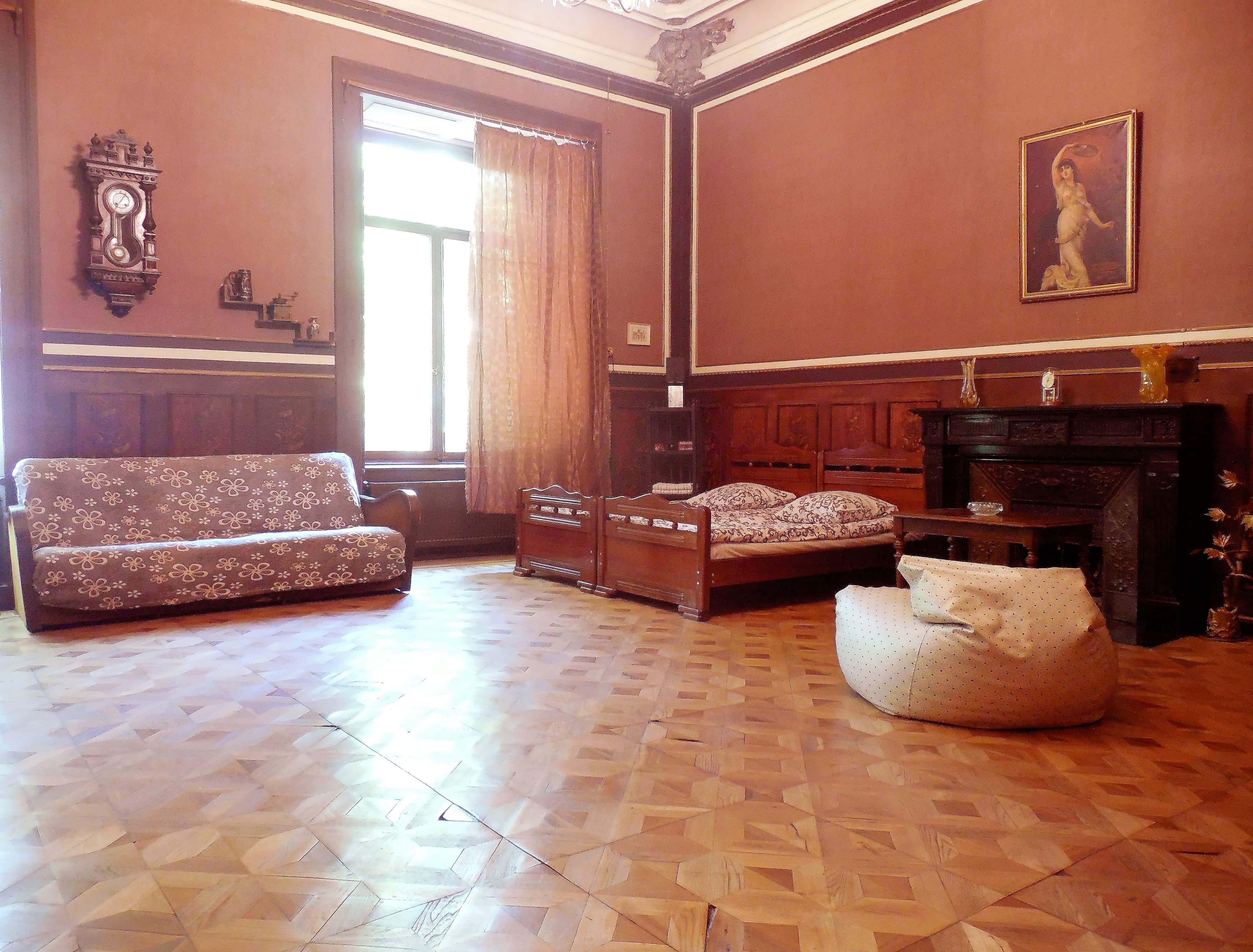 SoloLucky in Tbilisi, Book B&B's with