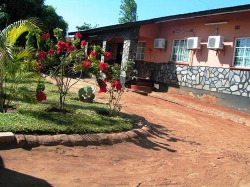 Golden Strides Guest House in Livingstone, Zambia Book B&B's with