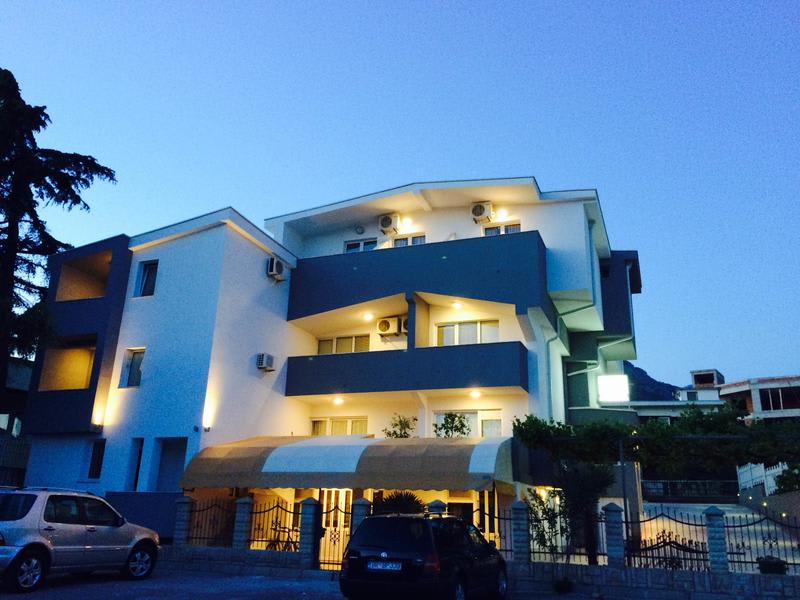 Apartments Kojic, Bar