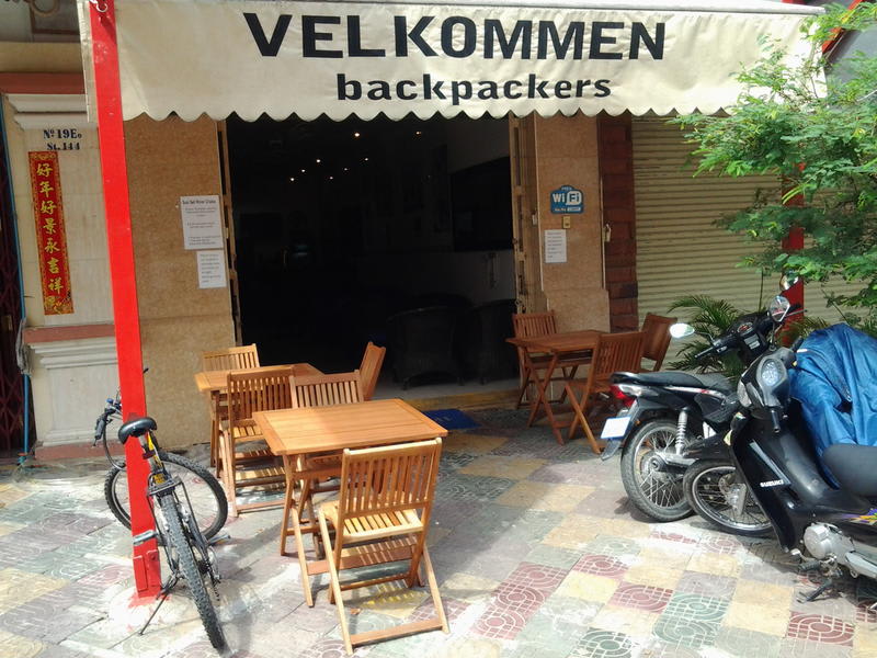 Riverside Backpackers