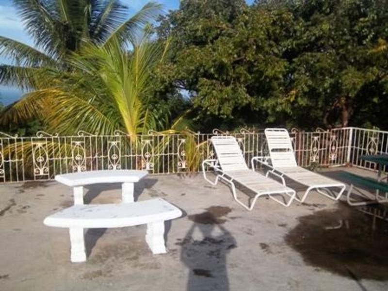 Seaview Villa Resort in Treasure Beach, Jamaica Book B&B's with