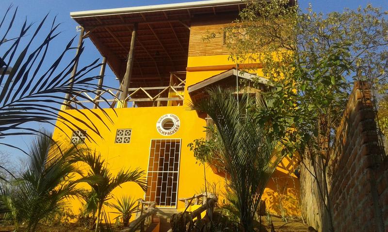 Buena Onda Backpackers