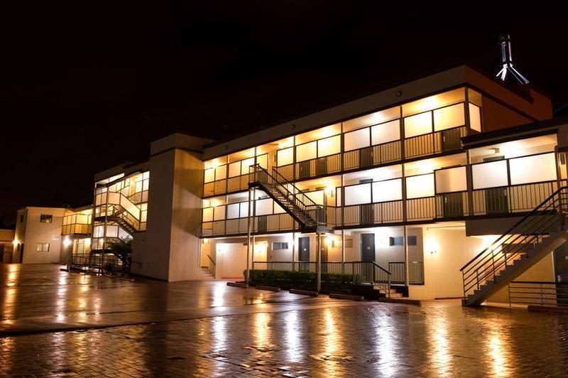Waverley International Hotel
