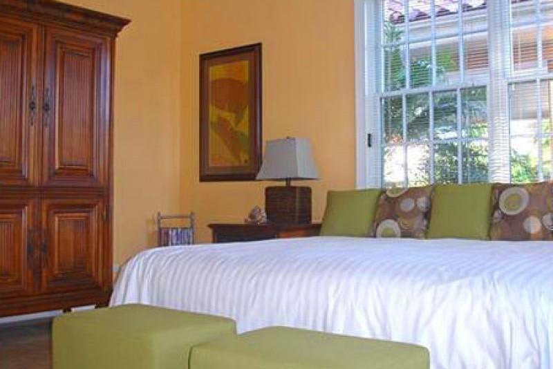 Paradise Calypso Shores in Montego Bay, Jamaica Find Cheap Hostels