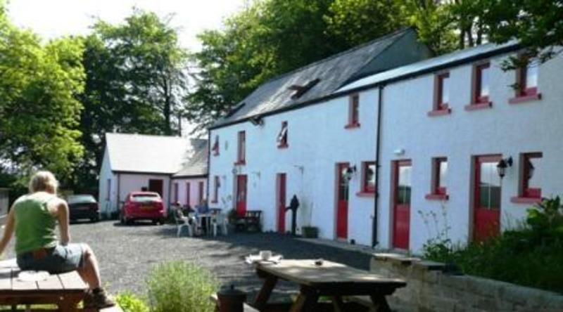 Ballyeamon Barn Tourist Hostel