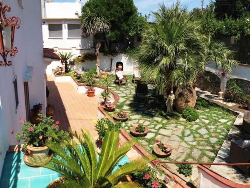 Mediterraneo Bed and Breakfast in Capri, Italy - Book B&B's with ...