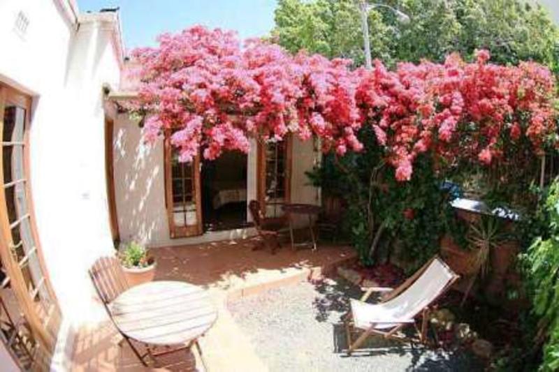 House on the Hill Backpackers