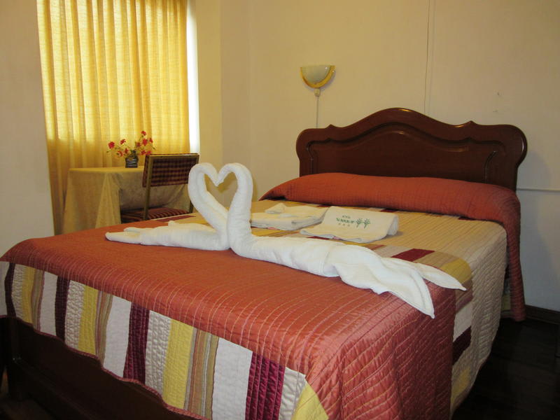 Las Palmeras Inn