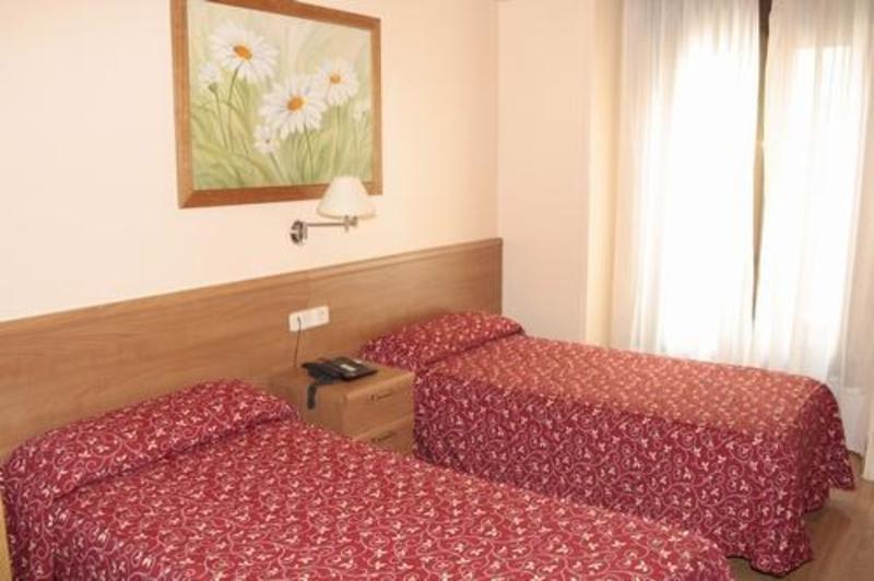Hostal Santa Cruz Madrid