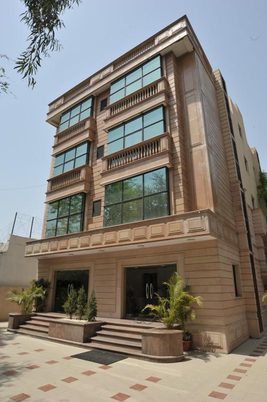 Emarald Hotel In New Delhi, India - Find Cheap Hostels And Rooms At 