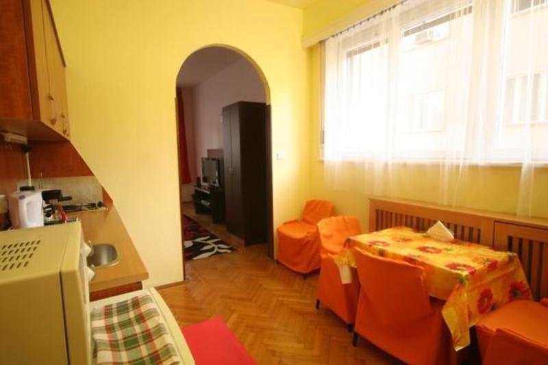 Riverside Apartment in Budapest, Hungary Book Apartments with