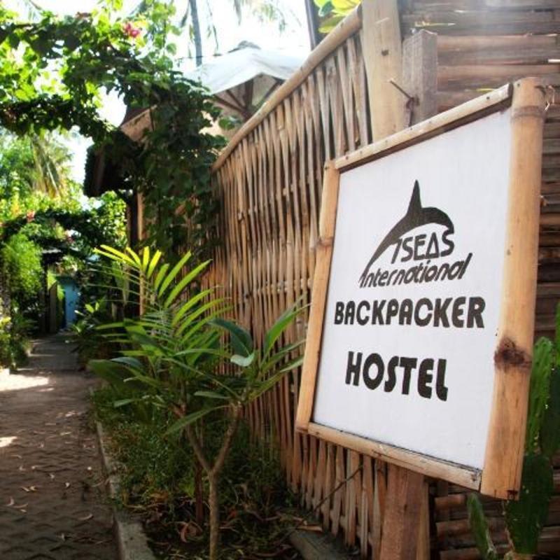 7SEAS Backpacker & Cottages