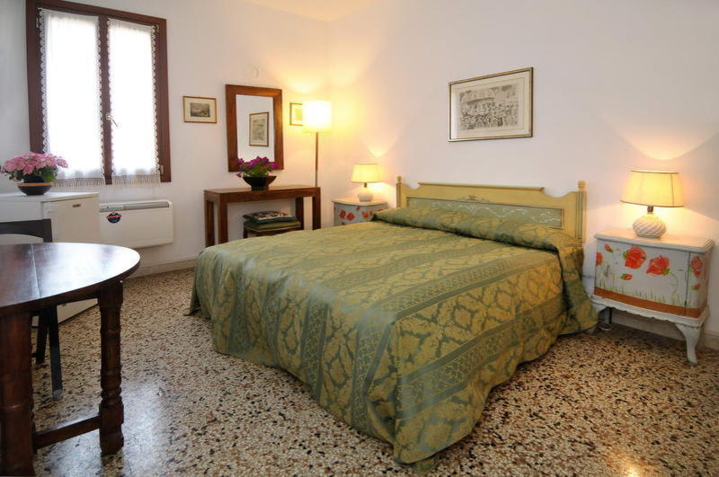 Ca Battagia in Venice, Italy - Book Apartments with Hostelworld.com