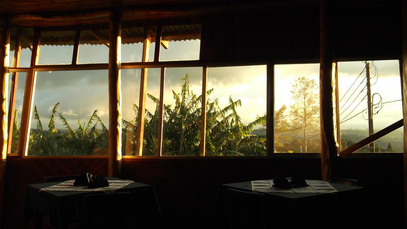 Volcán Poàs-Hotel Cabinas Las Fresas