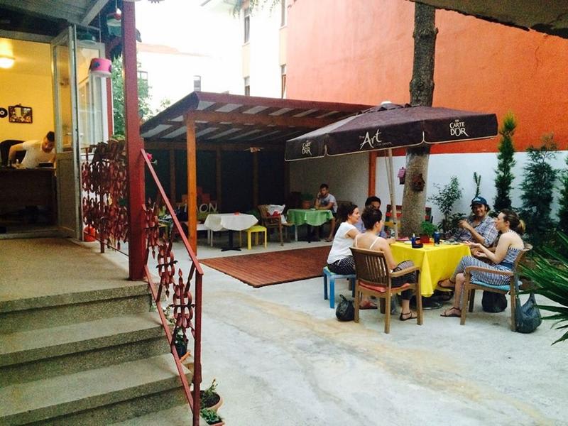Limon Hostel