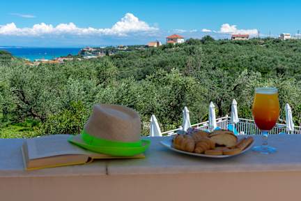 pantheon hotel tsilivi