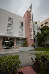 The Tropics Hotel And Hostel In Miami Usa Find Hostels Photos Of The Tropics Hotel And Hostel